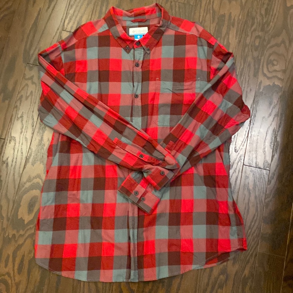 Columbia Men’s Button Up